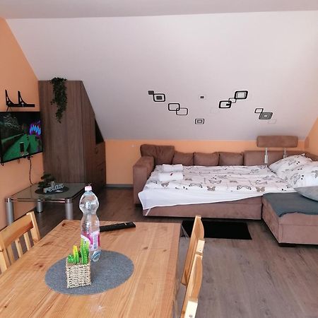 Zita Apartman Eger Eksteriør bilde