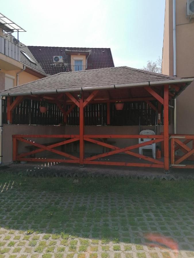 Zita Apartman Eger Eksteriør bilde