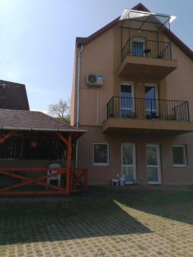 Zita Apartman Eger Eksteriør bilde
